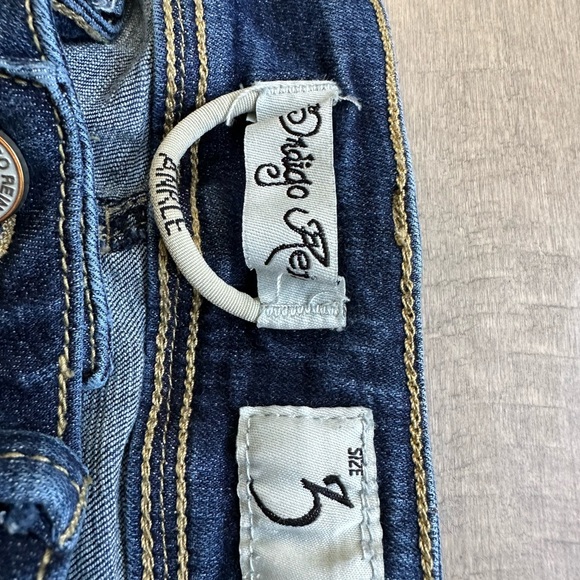 INDIGO REIN super stretch Skinny Jean with light distressing detail - Picture 3 of 4